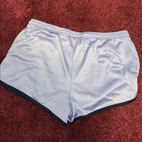 Athletic shorts - Picture 2 of 3